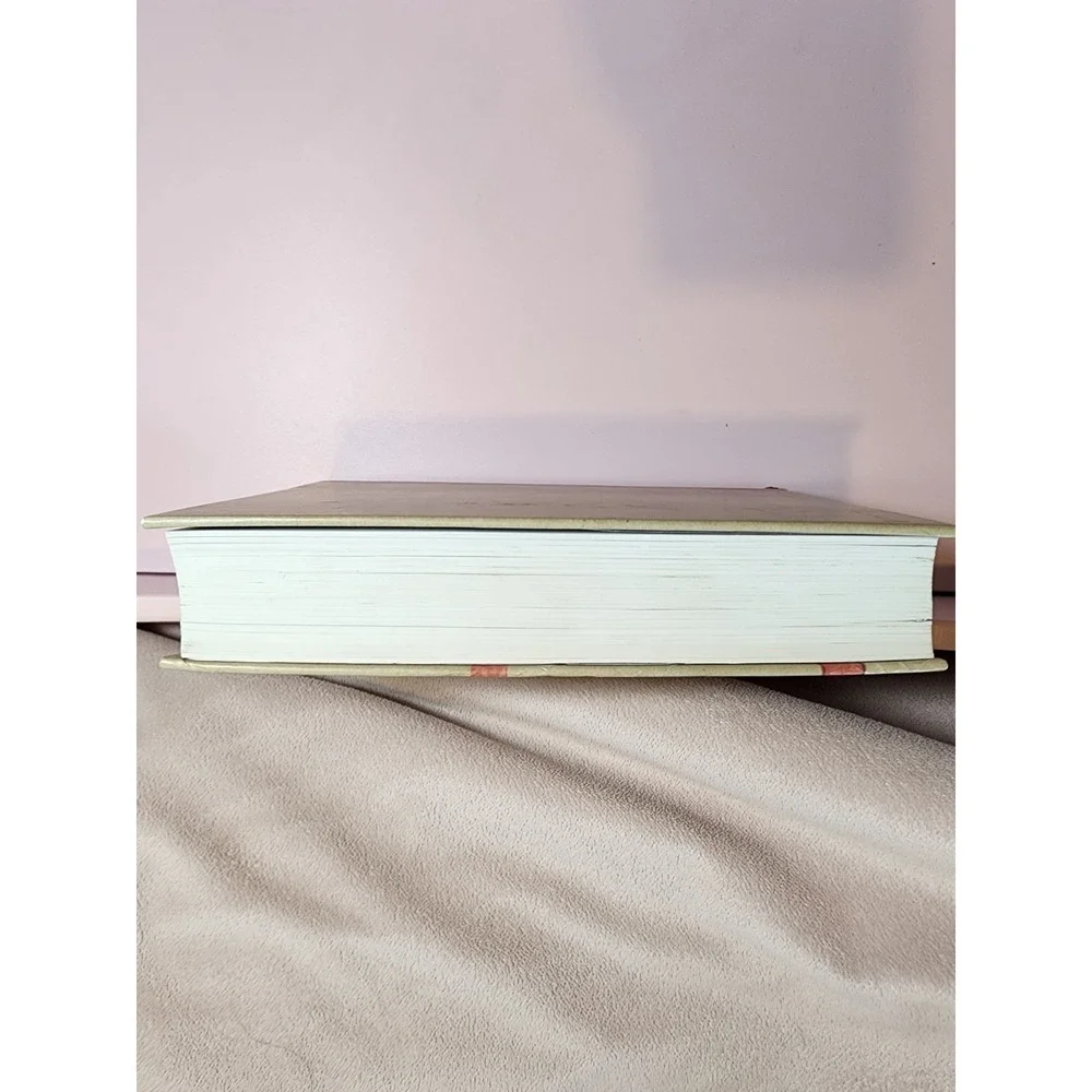 NKJV Beautiful Word Bible Large Print Like New Hardcover Red Letter Edition Good